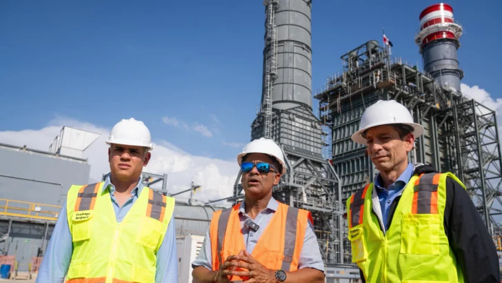 Ministro Joel Santos supervisa avances de central a gas natural en Manzanillo Ministro Joel Santos supervisa avances de central a gas natural en Manzanillo