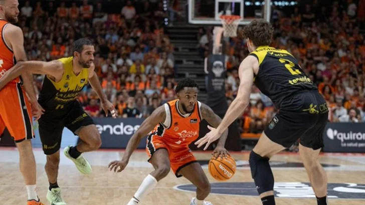 Jean Montero, figura del Valencia, desmontó al Tenerife en semifinales Jean Montero, figura del Valencia, desmontó al Tenerife en semifinales