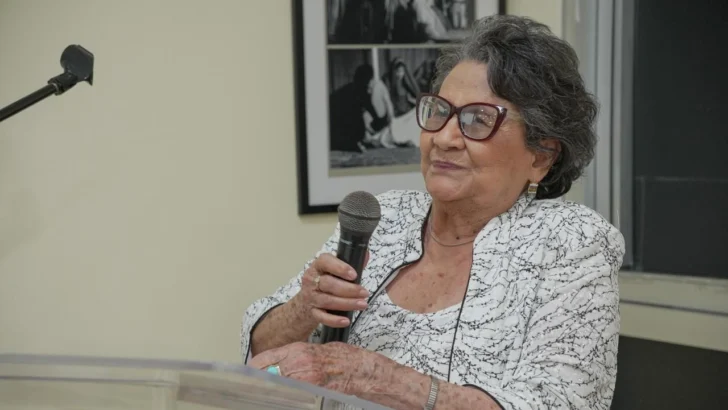 A sus 89 años Nelly Alburquerque de Hirujo presenta su libro “Rescatando valores”