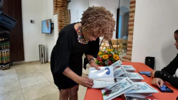 Presentan “Hilos del Caribe” poemas sobre el pelo de Marivell Contreras
