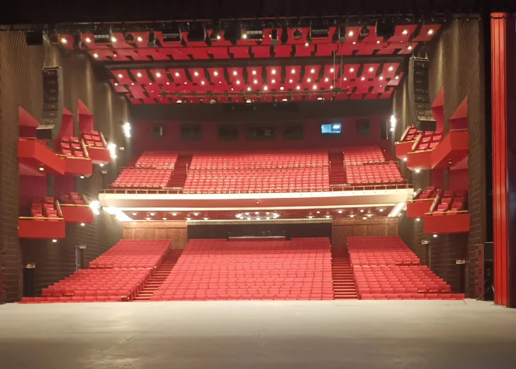 Colectivos teatrales denuncian exclusión y tarifas abusivas en salas estatales