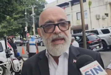 Ángel Martínez acude ante fiscal del Distrito Nacional por proceso judicial con diputado Gory Moya
