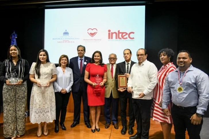 Ministro dice que trabaja para que la sangre esté cubierta por la seguridad social
