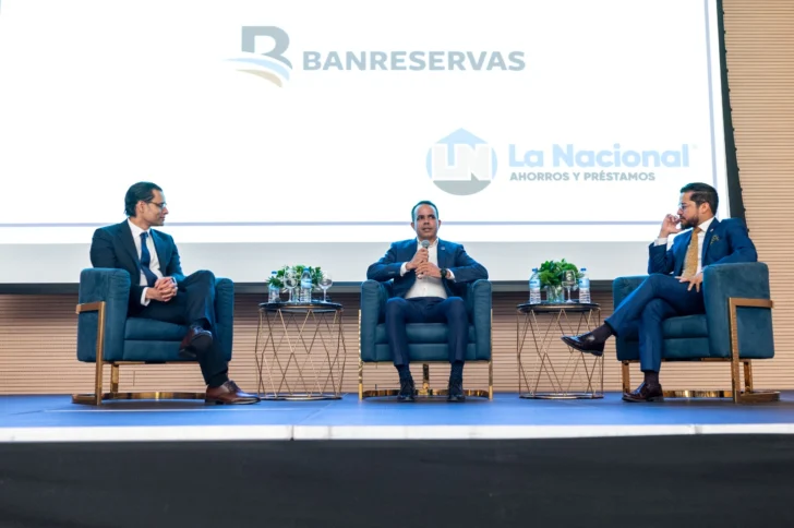 Economistas analizan desafíos y oportunidades para transformar la vivienda y el desarrollo urbano en RD