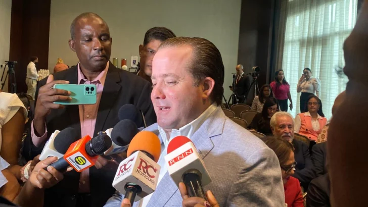 Paliza propone a Luis Abinader como presidente del PRM