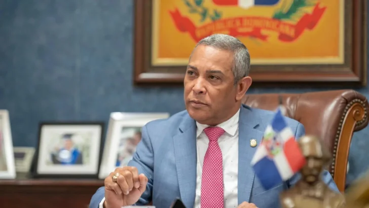 Senador plantea uso de brazaletes electrónicos para reforzar protección a víctimas