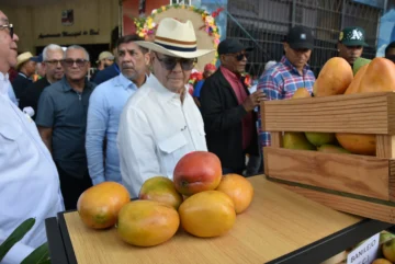 Baní inicia celebración de la Expo Mango 2025