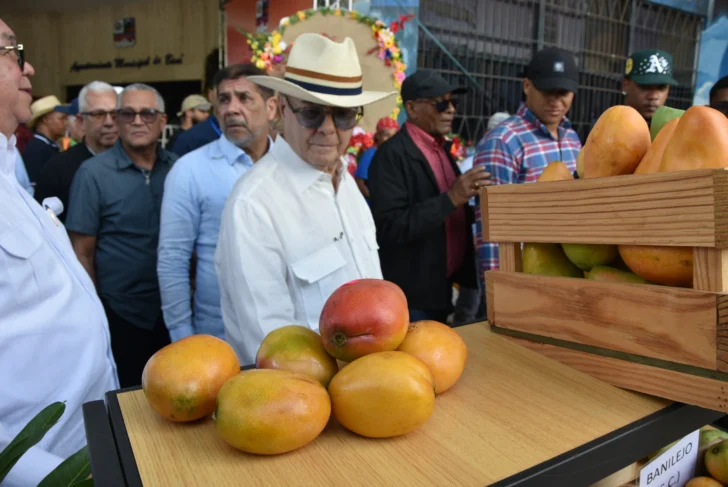 Baní inicia celebración de la Expo Mango 2025