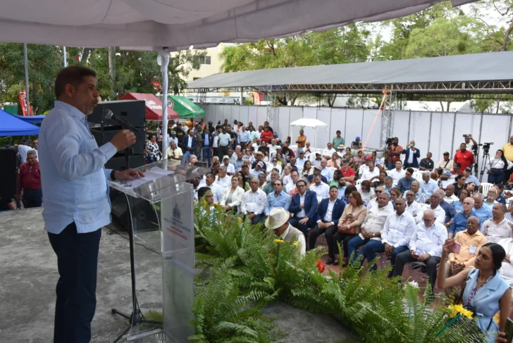 Baní inicia celebración de la Expo Mango 2025