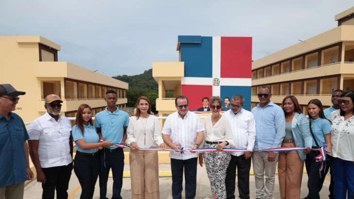 Minerd inaugura politécnico para 800 estudiantes en Imbert, Puerto Plata