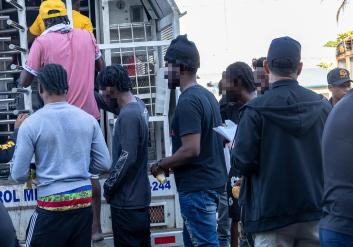 Detienen 1,824 nacionales haitianos y deporta a otros 760 por estatus ilegal