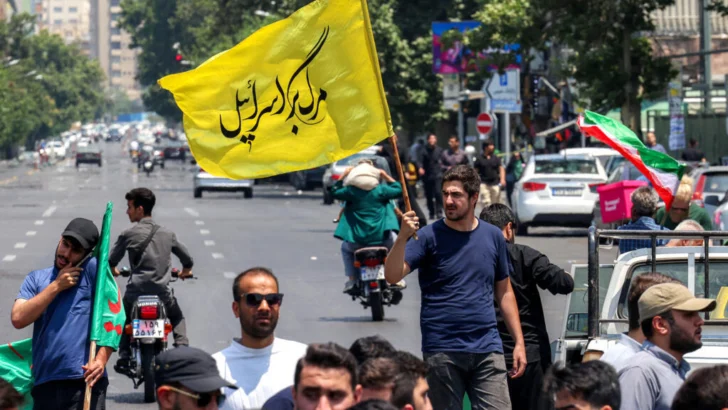 En Teherán, iraníes claman venganza tras los ataques israelíes