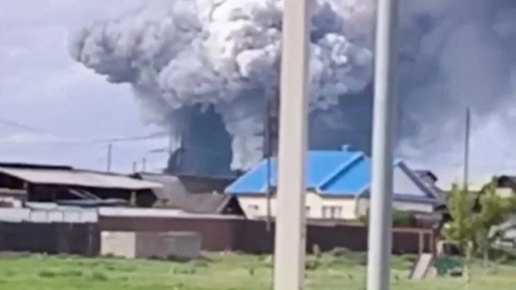 Ucrania lanza un ataque a gran escala y bombardea 4 aeródromos rusos en norte del país