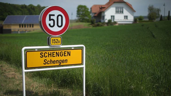 Por qué Schengen, el tratado que acabó con las fronteras en Europa hace 40 años, lleva el nombre de un diminuto pueblo de Luxemburgo