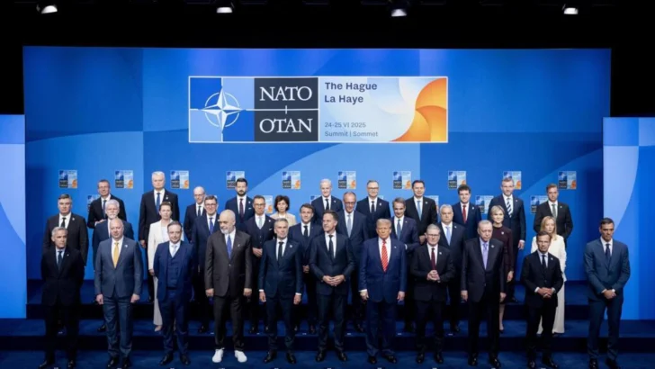 Trump sugiere que está comprometido con artículo 5 de la OTAN y elogia promesas de 5 del PIB en defensa