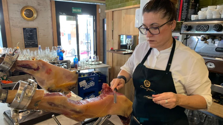 Nuevos destinos para el jamón ibérico y el aceite de oliva: cómo los aranceles de Trump en EE.UU. empujan a los productores españoles a otros mercados