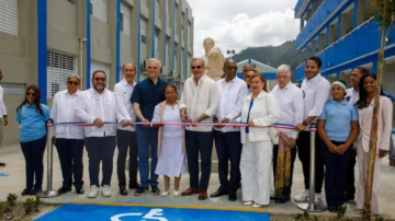 Abinader inaugura Liceo Experimental y subcentro de la UASD, que beneficiará 1,235 estudiantes en Constanza