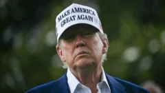 Trump decidirá si atacar o no Irán 