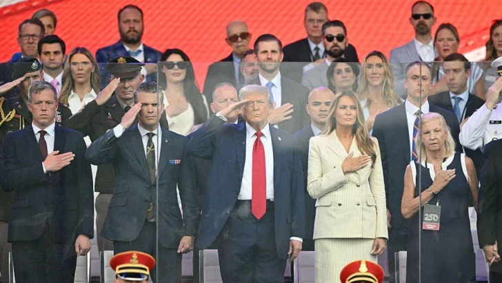 Las imágenes del desfile militar de Trump y de las protestas más grandes en su contra desde que volvió al poder Las imágenes del desfile militar de Trump y de las protestas más grandes en su contra desde que volvió al poder