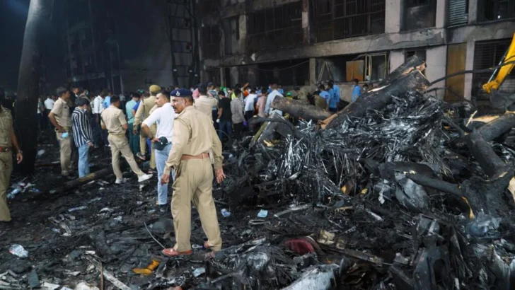 Hubo un ruido fuerte y luego el avión se estrelló, declara sobreviviente del accidente en India