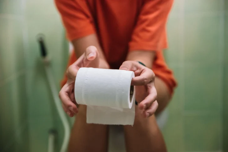 4 consejos de una gastroenteróloga para que tengas una microbiota saludable y puedas ir al baño con tranquilidad