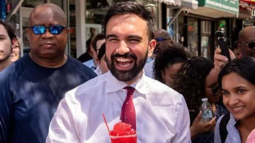 Zohran Mamdani, el joven socialista y musulmán que dio la sorpresa y será el candidato demócrata a la alcaldía de Nueva York