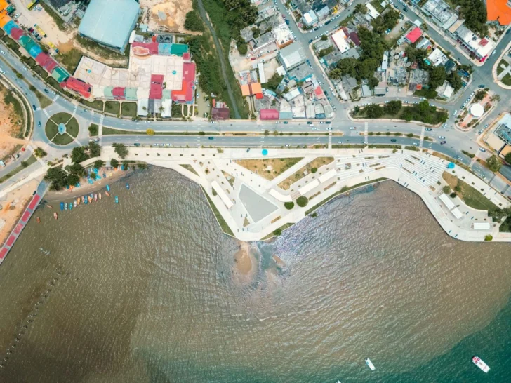 Presidente Abinader y ministro Collado inauguran reconstrucción de Malecón y otras obras en Samaná