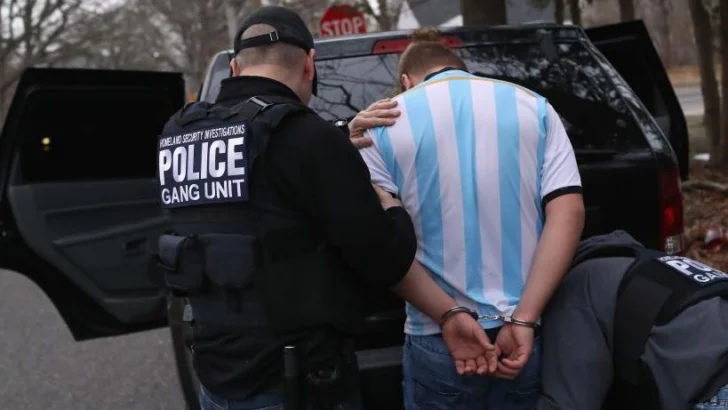 ¿Quién está siendo arrestado por ICE en EE.UU. bajo el gobierno de Trump?