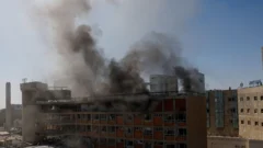 Irán golpea un hospital del sur de Israel y el ejército israelí bombardea un reactor nuclear iraní en una intensa noche de ataques