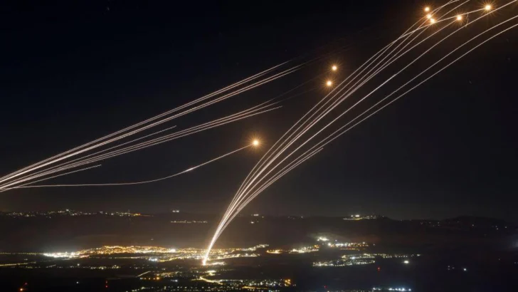 El Domo de Hierro y la Honda de David: cómo es el sofisticado sistema de defensa aérea de Israel que Irán ha logrado superar