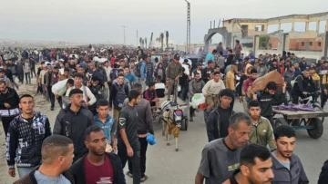 Al menos 27 palestinos mueren por disparos israelíes cerca de centro de distribución de ayuda
