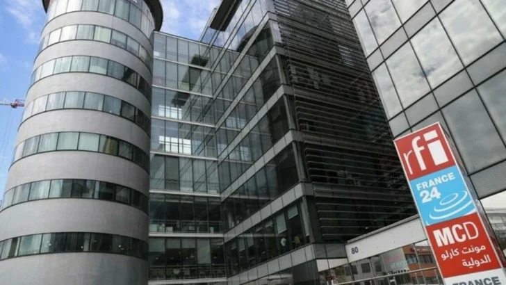 Los diputados examinan la reforma del sistema audiovisual público en medio de una huelga
