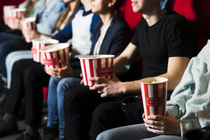 Cine y desarrollo: una pantalla encendida en las regiones más prósperas
