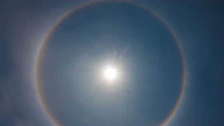 Halo solar y sismo de 5.8 no guardan relación, según expertos