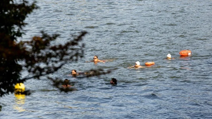 París permite bañarse en el Sena este verano tras años de contaminación
