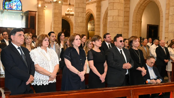 Rinden homenaje a doña Mary Pérez Marranzini Rinden homenaje a doña Mary Pérez Marranzini