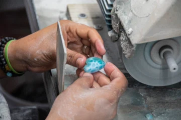 El larimar conquista mercados como Hong Kong, Tailandia y Estados Unidos