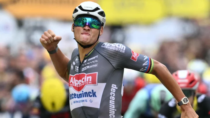 Mathieu van der Poel gana la segunda etapa y es nuevo líder del Tour de Francia