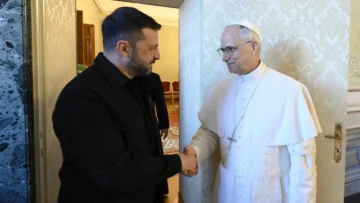 El Papa recibe a Zelenski y ofrece a Ucrania y Rusia negociar la paz en el Vaticano