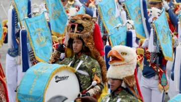 Francia celebró el Día de la Bastilla con participación de tropas indonesias en el desfile militar Francia celebró el Día de la Bastilla con participación de tropas indonesias en el desfile militar