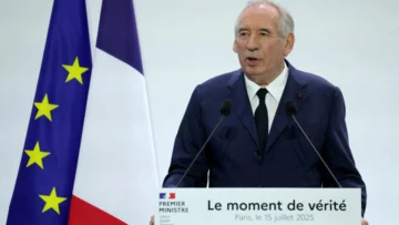 Eliminar festivos y gasto estatal congelado: propuestas presupuestarias en Francia