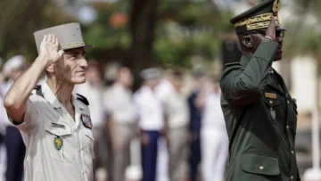 Francia pone fin a más de seis décadas de presencia militar permanente en Senegal