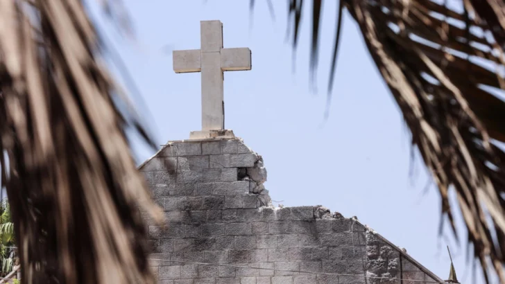 Gaza: Israel califica el ataque a la iglesia católica de error, una versión cuestionada