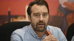 ’Elegir entre la cárcel o el exilio': la represión en El Salvador fuerza al exilio a una reconocida ONG
