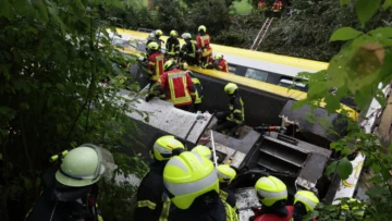 Un tren se descarrila en el suroeste de Alemania y deja al menos tres muertos