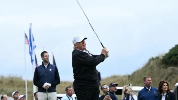 Del juego a la mesa de negociaciones, Donald Trump practica la diplomacia del golf