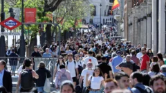 Expulsar a millones de inmigrantes de España, la propuesta de Vox: ¿es viable copiar el modelo de Trump?