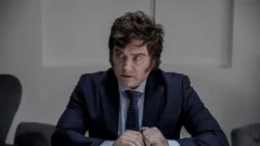 Cómo ocurrió la peor derrota parlamentaria de Javier Milei desde que es presidente de Argentina (y que llevó a algunos funcionarios a hablar de 