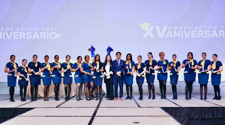 Centro Aeronáutico Tripulantes VIP celebra XV graduación y 15 años de fundación