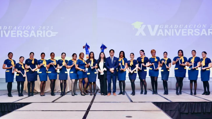 Centro Aeronáutico Tripulantes VIP celebra XV graduación y 15 años de fundación